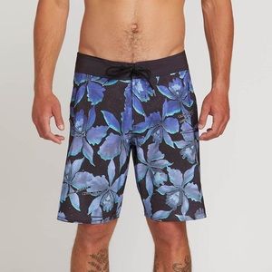 Volcom fauna mod board shorts